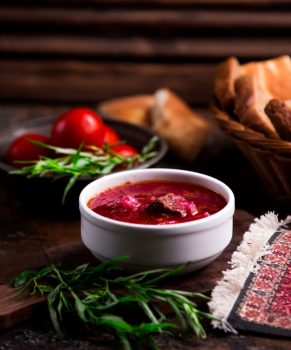 how to cook red ukrainian borsch with flour according to a recipe from a book