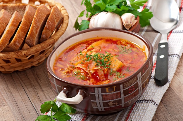 ukrainian-national-red-soup-borsch-closeup