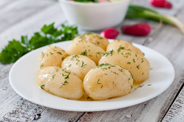 Boiled Baby Potatoes with Dill