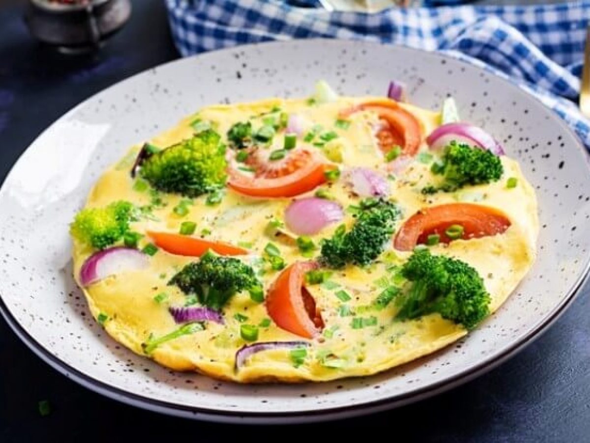 Omelet with Broccoli and Tomatoes | How to Cook Omelet
