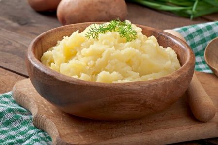 Field Porridge with Potatoes and Garlic