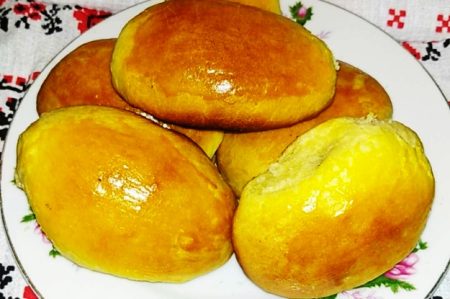 Easy Ukrainian Poppy Seed Pastries Everyone Will Love