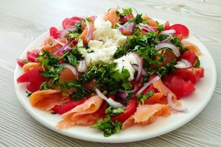 Easy Summer Tomato Burrata Salad with Smoked Salmon